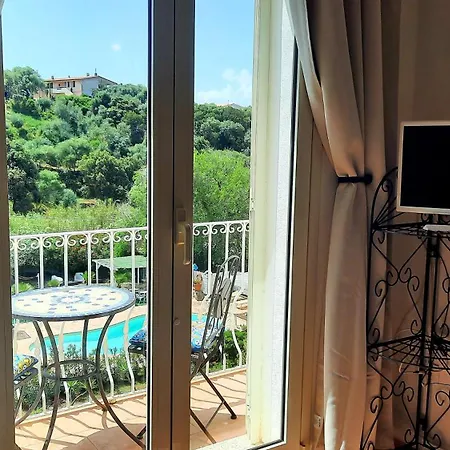 Agnese 3* باديسي