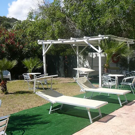 Alojamento de Acomodação e Pequeno-almoço Agnese Badesi